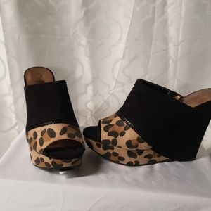 Carlos wedge heels